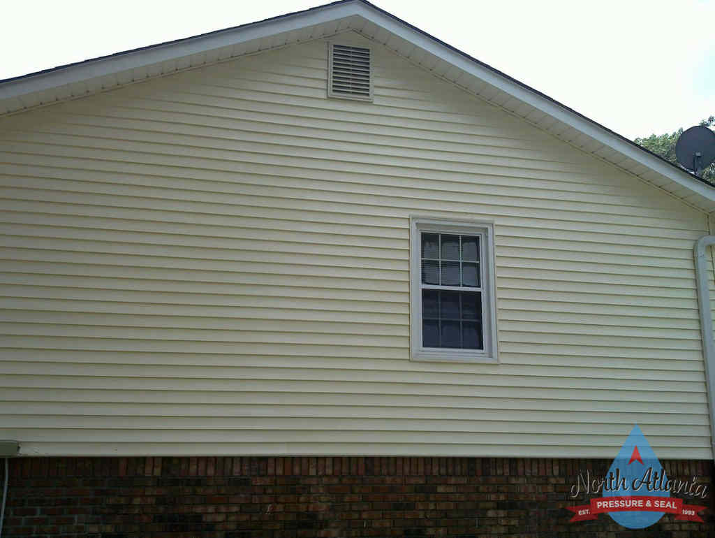 Image of house after pressure cleaning in Doraville, GA